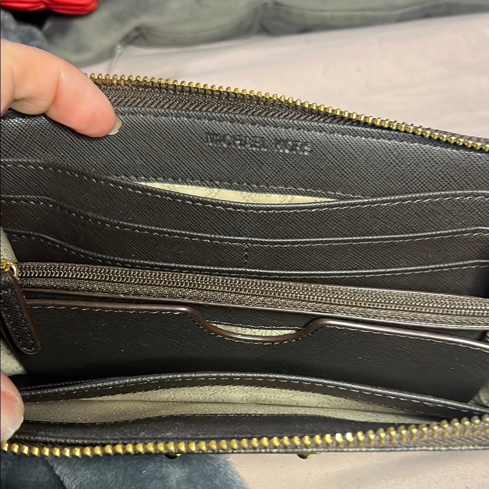 Michael Kors Brown Wristlet Long Wallet- Brown Monogrammed Brand New retail $98 - Picture 8 of 11